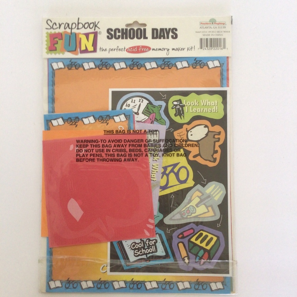 SCRAPBOOK SCHOOL DAYS KIT NWT 8.5 x 11 PAGES NWT